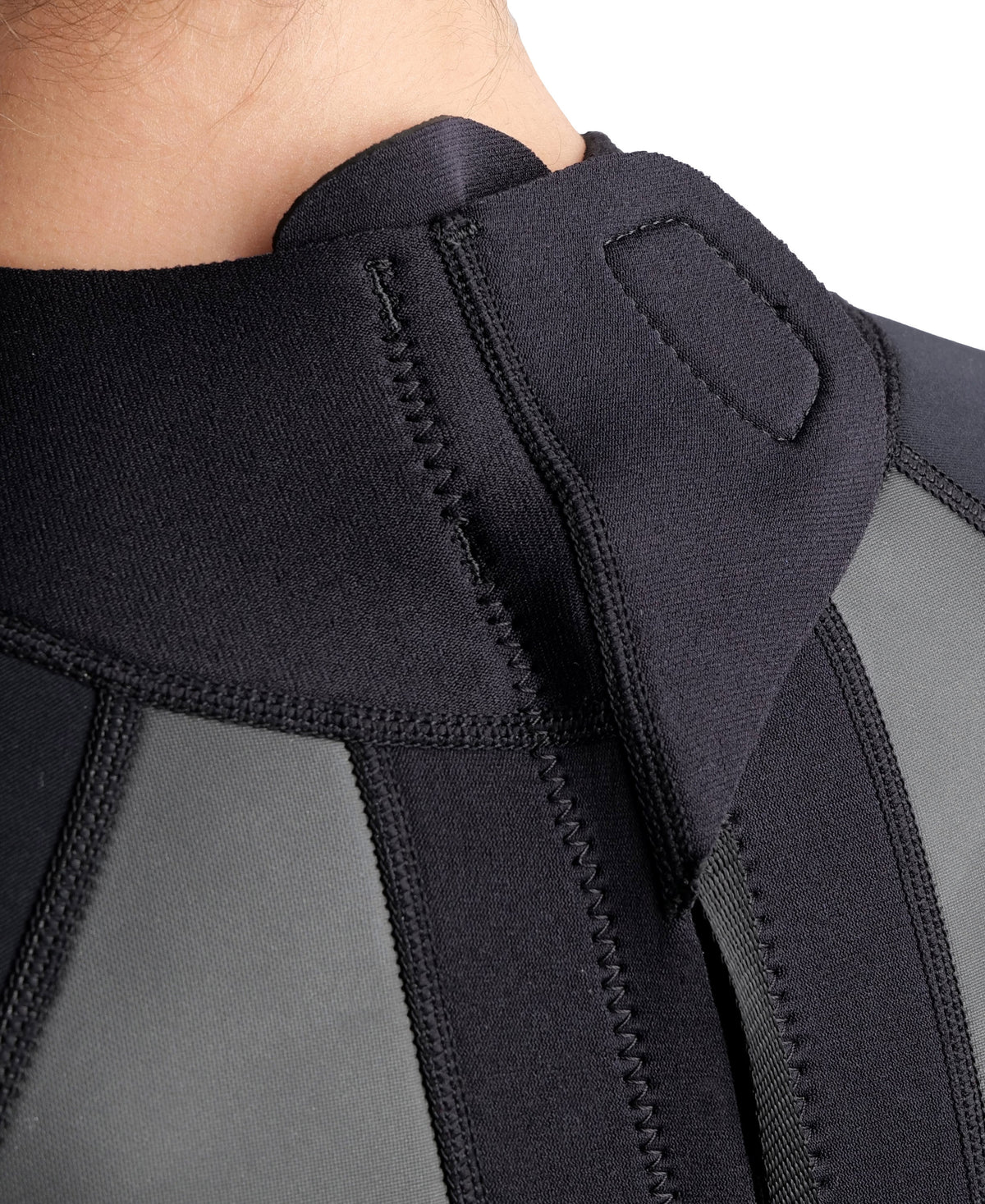 Arena Women's Aquaventure Shorty Wetsuit - on-body view