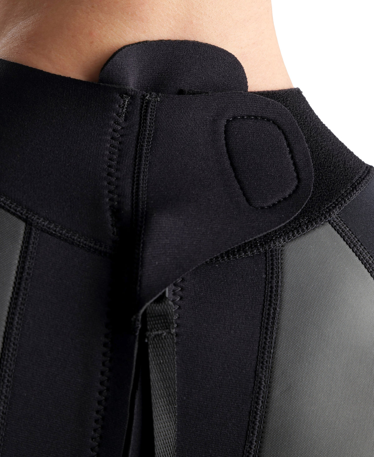 Arena Men's Aquaventure Shorty Wetsuit - on-body view