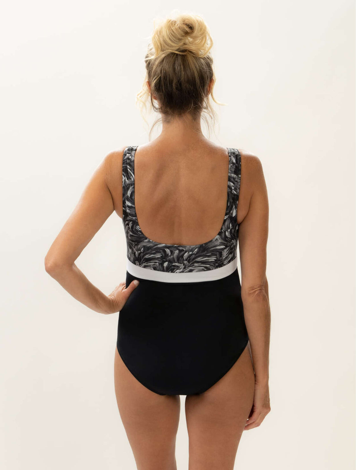 Women's Aquashape Oasis Print Moderate Scoop Back One Piece - Oasis Print back